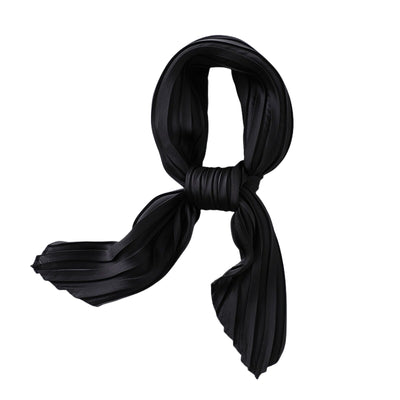 foulard plissé en soie noir