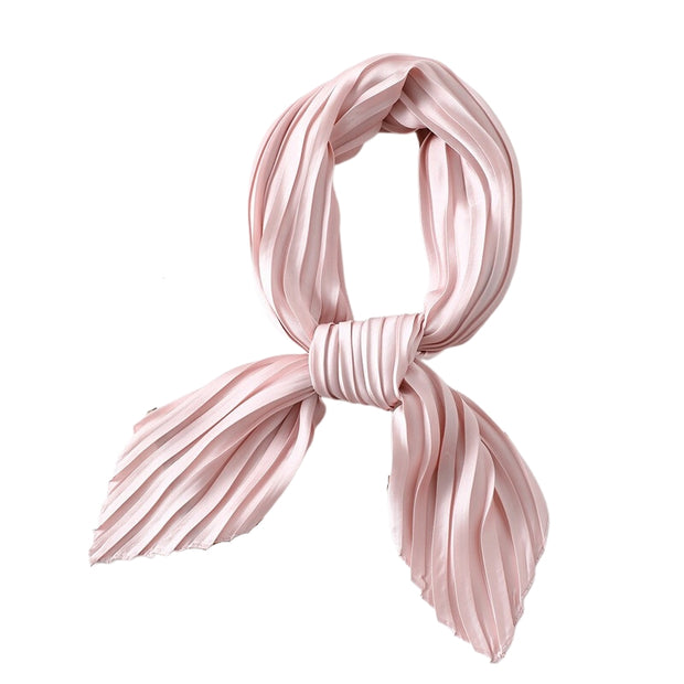 foulard plissé en soie rose pâle 